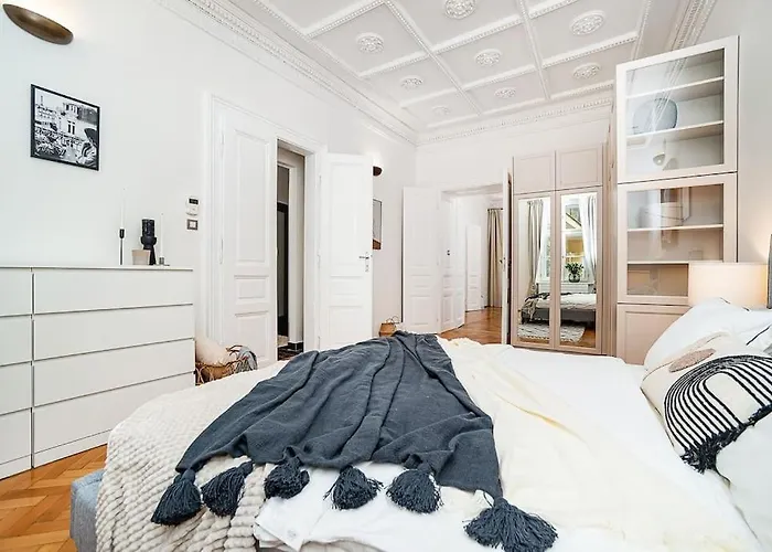 Luxurious Two-bedroom In The Old Town Praga