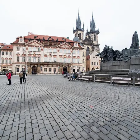 Luxurious Two-bedroom In The Old Town Apartament *