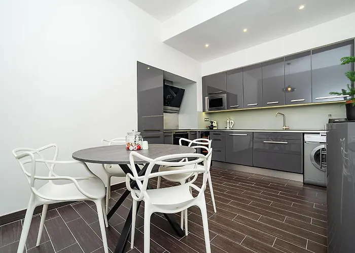 Luxurious Two-bedroom In The Old Town * פראג