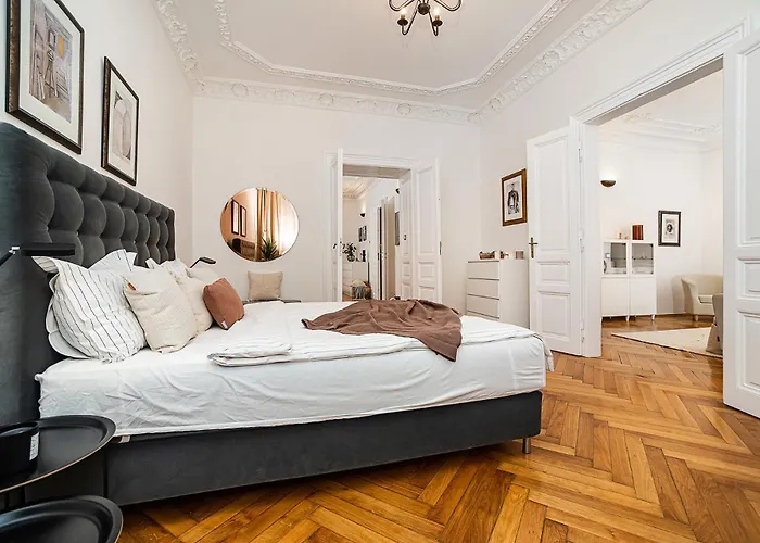 Luxurious Two-bedroom In The Old Town פראג