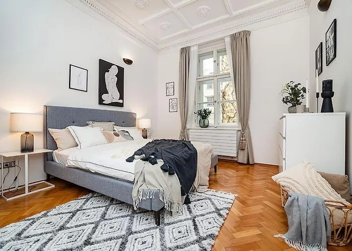 Luxurious Two-bedroom In The Old Town פראג