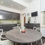 Luxurious Two-bedroom In The Old Town Apartment Prague