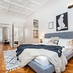 Luxurious Two-bedroom In The Old Town Apartment