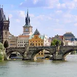 Luxurious Two-bedroom In The Old Town