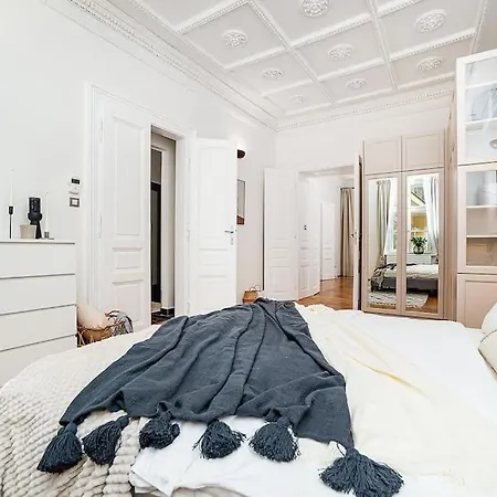 Luxurious Two-bedroom In The Old Town פראג