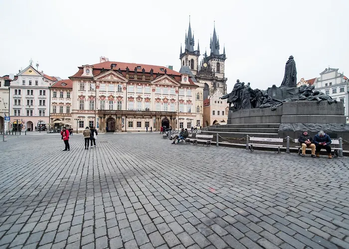 Luxurious Two-bedroom In The Old Town Апартаменты *