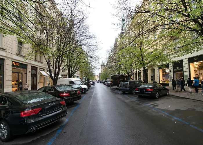Luxurious Two-bedroom In The Old Town *
