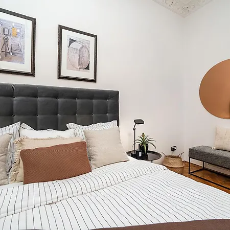 Luxurious Two-bedroom In The Old Town Прага